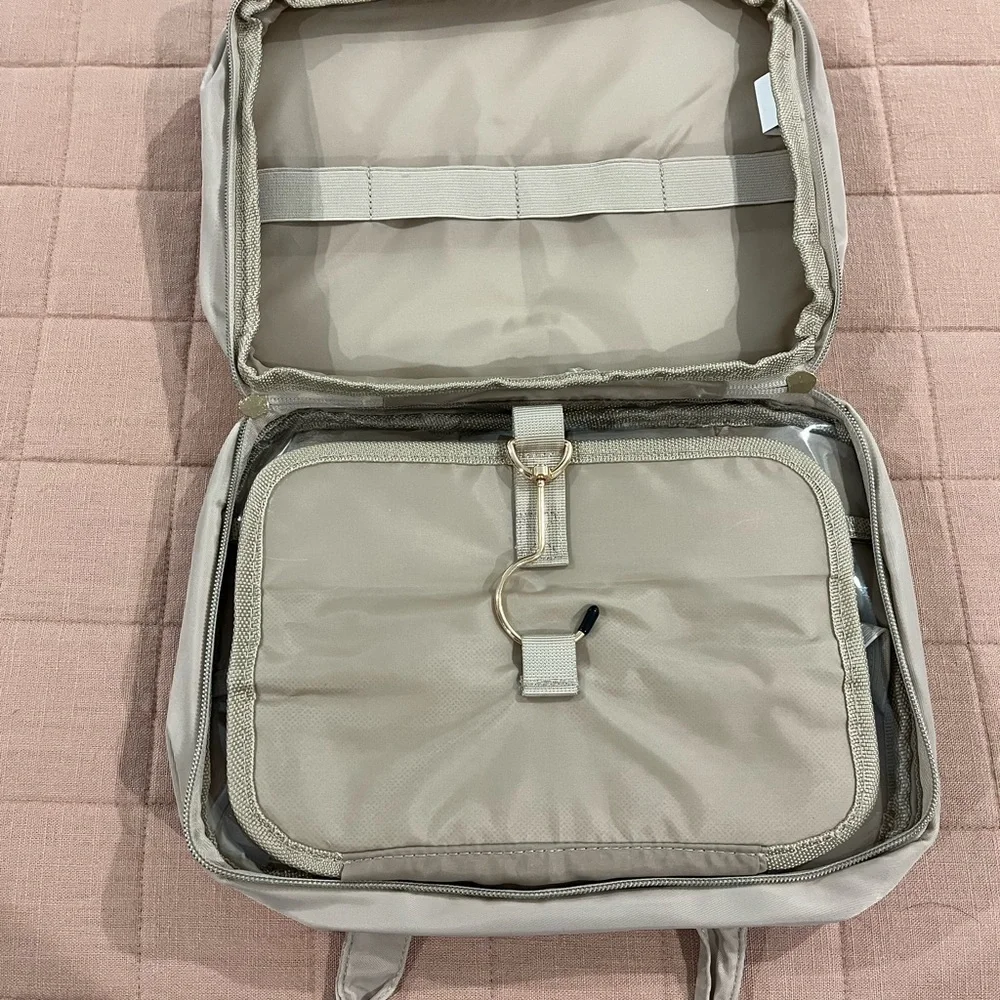Paris Hilton Quilted Bag in Soft Gray - Picture 6 of 7